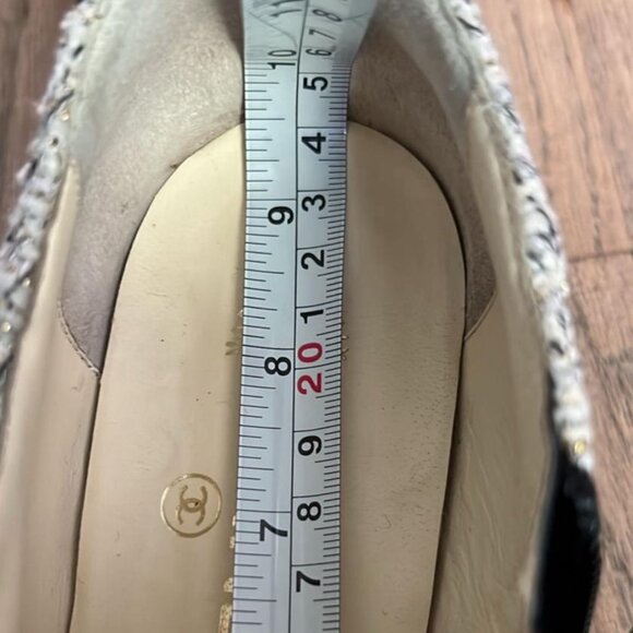 CHANEL TWEED ANKLE BOOTS WITH LOGO CHARMS - Picture 16 of 16